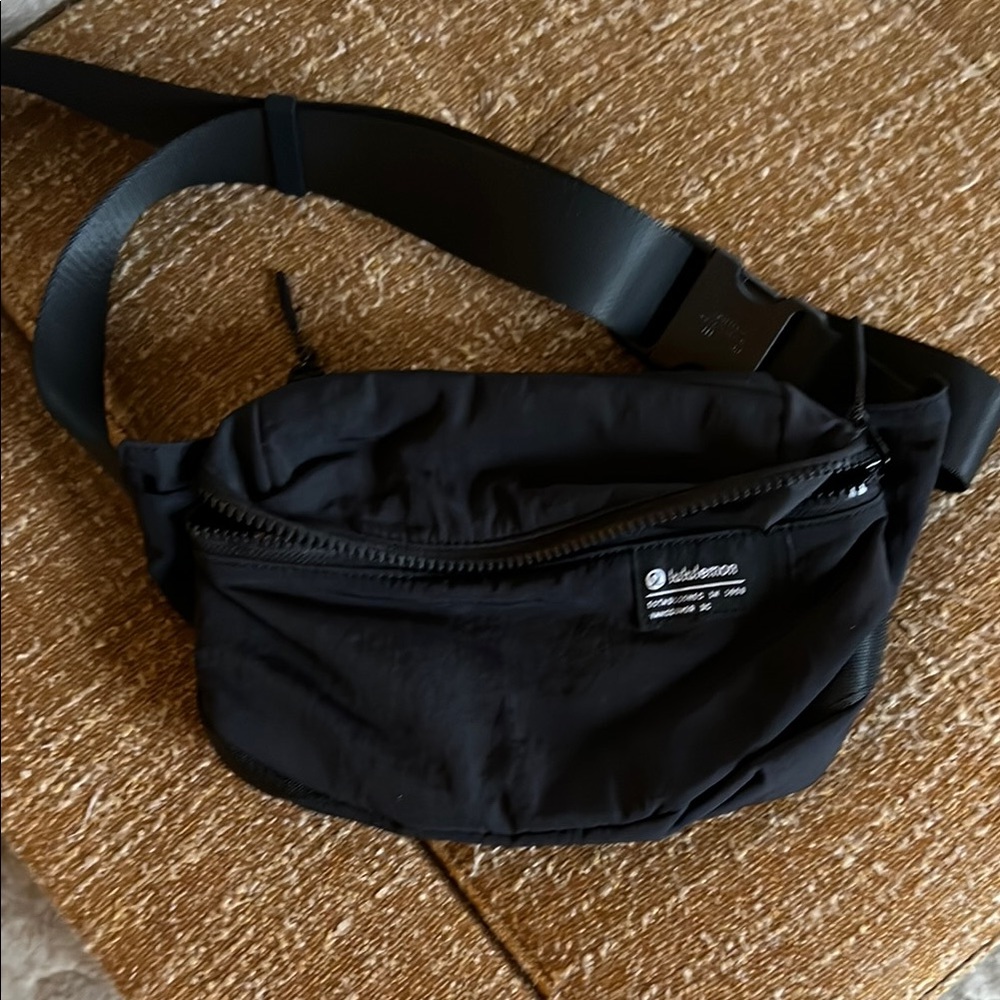 Black lululemon athletica Men's Bag